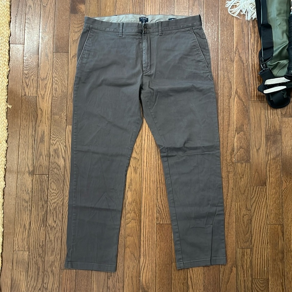 JCrew men’s Slim Chino 34W 30L Gray